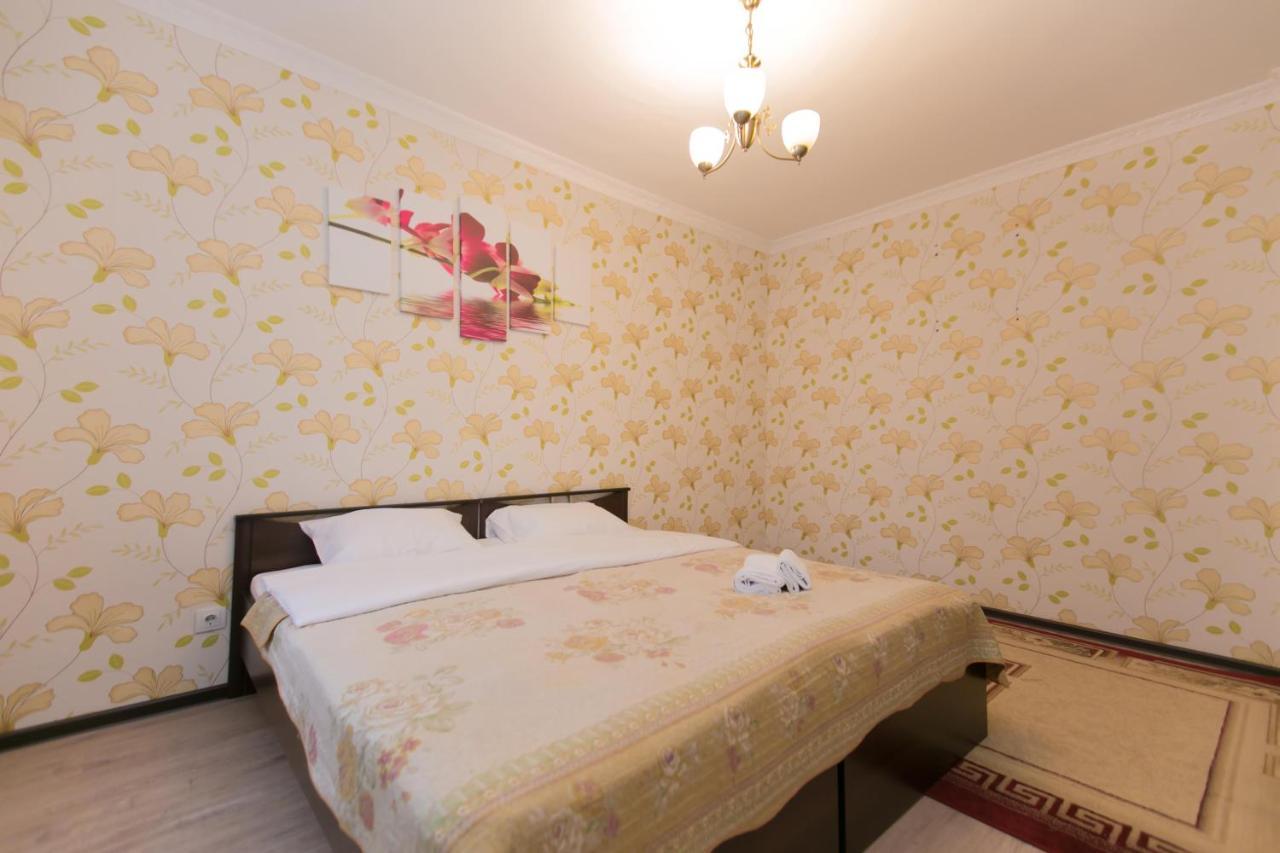 Cozy Apartment On Sarayshyq Street 5E Asztana Kültér fotó