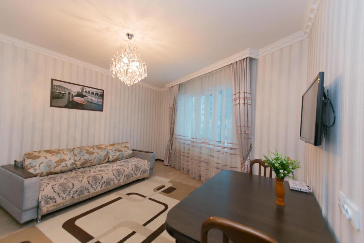Cozy Apartment On Sarayshyq Street 5E Asztana Kültér fotó
